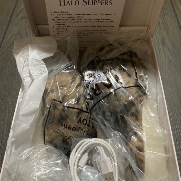 NIB Halo Light Up Slippers - Picture 4 of 5